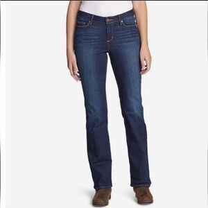 LN EDDIE BAUER SLIGHTLY CURVY BOOT CUT JEANS SZ. 12